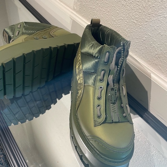 PUMA FENTY BY RIHANNA CYPRESS GREEN PLATFORM SNEAKER BOOTS - Picture 9 of 13